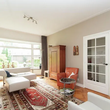Comfortable Holiday In Overveen With Terrace Feriehus