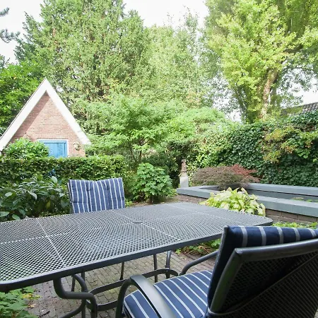 Comfortable Holiday In Overveen With Terrace Feriehus Bloemendaal