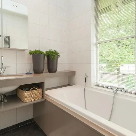Comfortable Holiday In Overveen With Terrace Feriehus